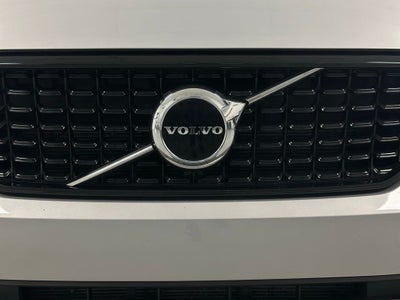 2024 Volvo XC40 B5 Core