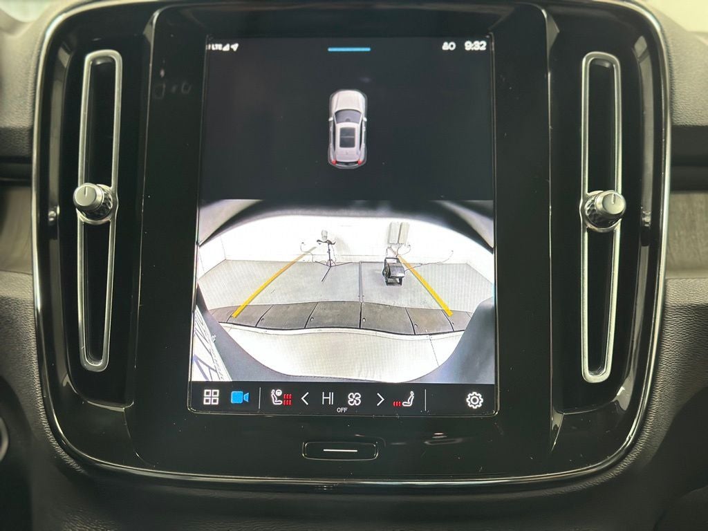 2024 Volvo XC40 B5 Core